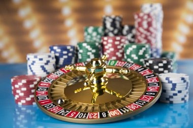 Weekly cashback calculation example showing turnover tracked across Liga 1 betting and live roulette